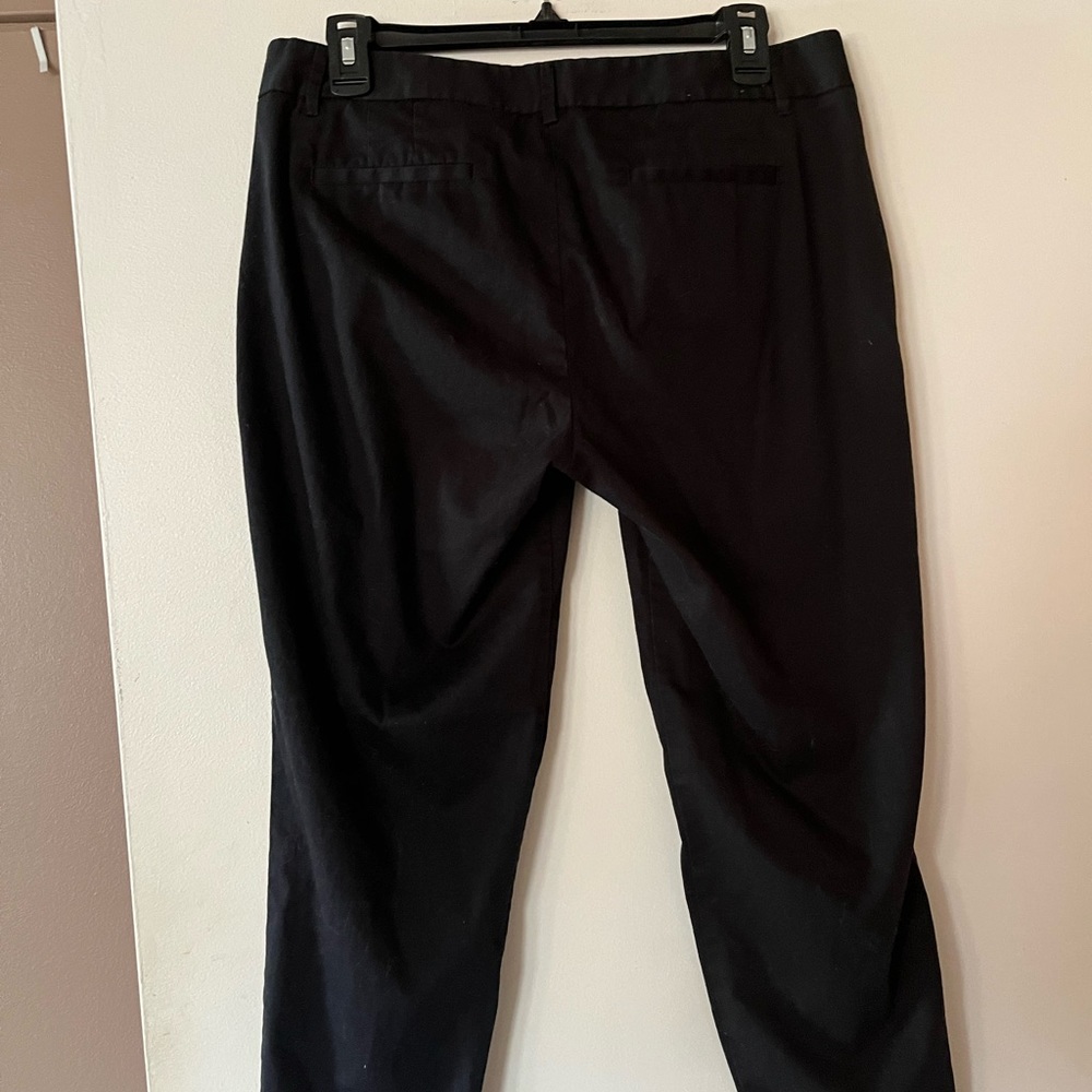 Black Capris